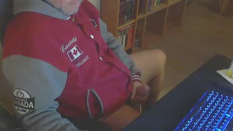Snapshot of biparislove chatting on 12-29-24, 07:22 BigDick online show from 12-29-24, 07:22