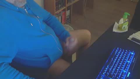 Snapshot of biparislove chatting on 02-12-25, 07:24 BigDick online show from 02-12-25, 07:24