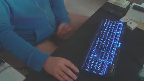 Snapshot of biparislove chatting on 10-19-25, 04:07 BigDick online show from 10-19-25, 04:07