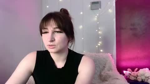birdie_kiss online show from 06-12-26, 08:19