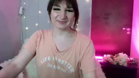 birdie_kiss online show from 06-18-26, 09:08