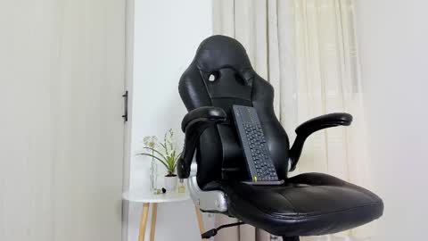 Snapshot of biscuit_oliva_ chatting on 03-01-26, 03:58 Biscuit oliva online show from 03-01-26, 03:58