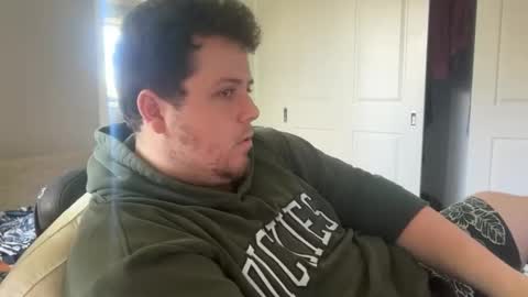 Snapshot of bisexualchubbyboy chatting on 01-11-25, 04:27 james online show from 01-11-25, 04:27