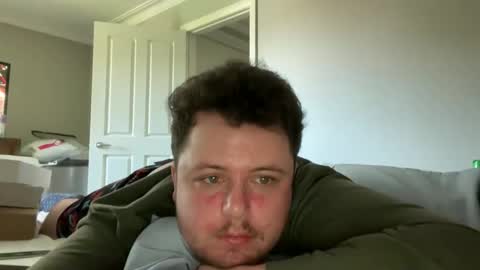 Snapshot of bisexualchubbyboy chatting on 10-31-25, 03:29 james online show from 10-31-25, 03:29