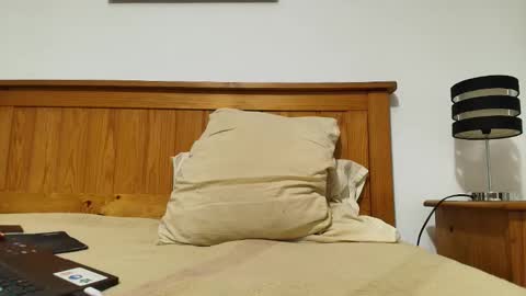 bisexualversat1 online show from 11-09-25, 07:12