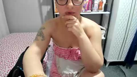 bisex woman online show from 07-24-26, 08:29