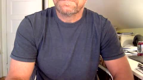 Snapshot of bisonbar chatting on 10-02-25, 02:13 BisonBar online show from 10-02-25, 02:13