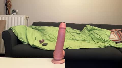 Snapshot of bisubblue chatting on 05-16-26, 10:19 bisubblue online show from 05-16-26, 10:19