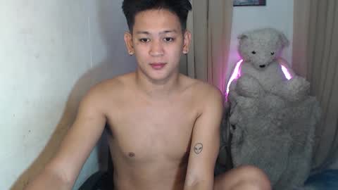 Snapshot of bj_alex31 chatting on 11-04-25, 03:44 alex online show from 11-04-25, 03:44