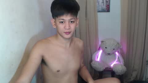 Snapshot of bj_alex31 chatting on 12-16-25, 04:56 alex online show from 12-16-25, 04:56