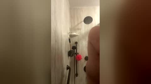 Snapshot of bjhancock_28 chatting on 03-10-26, 01:32 bjhancock_28 online show from 03-10-26, 01:32