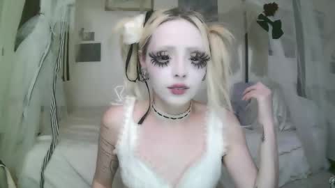 vampire fang  online show from 03-18-26, 06:55
