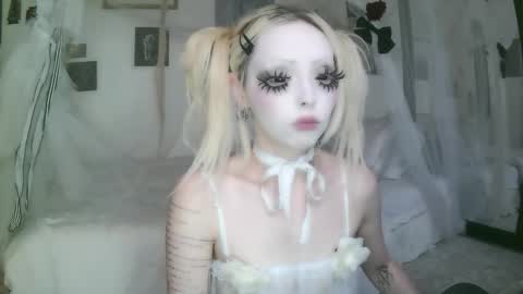 vampire fang  online show from 03-19-26, 05:50