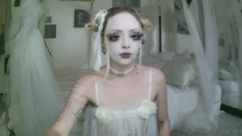 vampire fang  online show from 05-13-26, 07:55