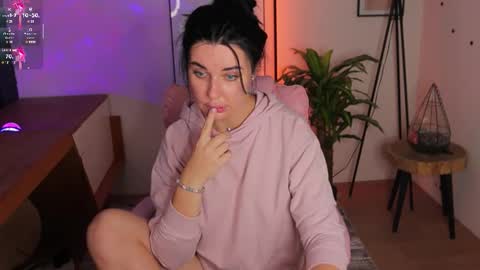 Snapshot of black___barbie chatting on 10-09-25, 08:12 Black   Barbie online show from 10-09-25, 08:12