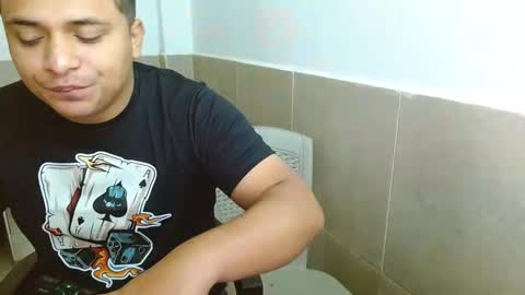 Snapshot of black__and__whiite chatting on 10-15-25, 10:32 black__and__whiite online show from 10-15-25, 10:32
