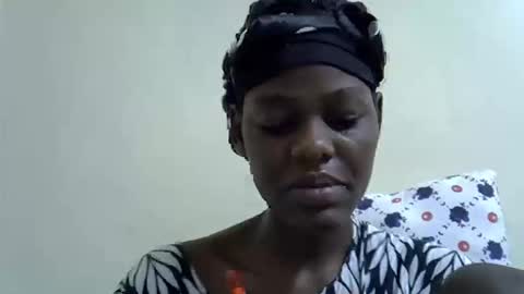 Snapshot of black_berry9 chatting on 10-24-25, 10:44 black_berry9 online show from 10-24-25, 10:44