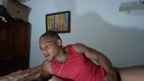 Snapshot of black_dicck chatting on 12-16-24, 01:42 tu morenito online show from 12-16-24, 01:42