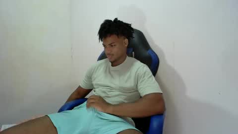 Snapshot of black_dicck chatting on 10-03-25, 04:04 tu morenito online show from 10-03-25, 04:04