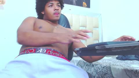 black_king_241 online show from 03-09-25, 06:06