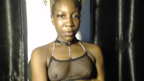 Snapshot of black_kittyangel chatting on 02-25-26, 08:02 Lila online show from 02-25-26, 08:02