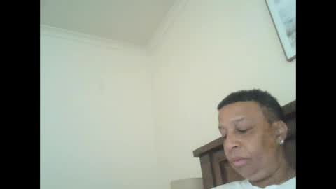Snapshot of black_n_white4 chatting on 12-22-24, 12:07 black_n_white4 online show from 12-22-24, 12:07