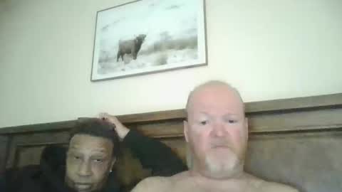 Snapshot of black_n_white4 chatting on 12-13-25, 11:43 black_n_white4 online show from 12-13-25, 11:43
