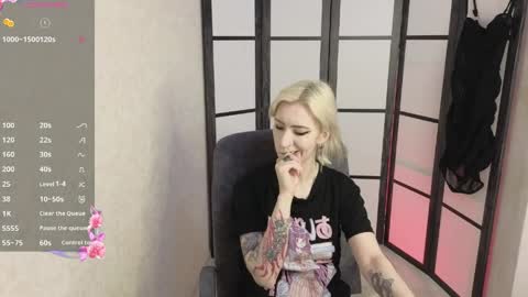 Emily online show from 04-27-26, 08:23