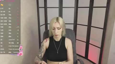 Snapshot of black_orchides chatting on 05-10-26, 08:30 Emily online show from 05-10-26, 08:30