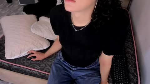 Snapshot of black_rose02 chatting on 05-11-26, 11:38 B L A C K R O S E online show from 05-11-26, 11:38