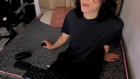 Snapshot of black_rose02 chatting on 05-27-26, 11:29 B L A C K R O S E online show from 05-27-26, 11:29