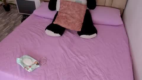 Snapshot of black_rose02 chatting on 06-18-26, 11:36 B L A C K R O S E online show from 06-18-26, 11:36