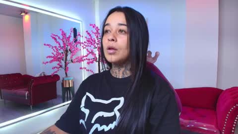 Snapshot of black_roseee chatting on 02-06-26, 03:44 Rousse online show from 02-06-26, 03:44