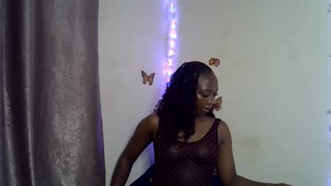 Snapshot of black_rosey chatting on 11-14-25, 03:33 veraa online show from 11-14-25, 03:33