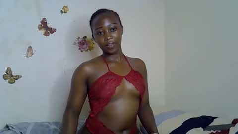 Snapshot of black_rosey chatting on 11-21-25, 05:44 veraa online show from 11-21-25, 05:44