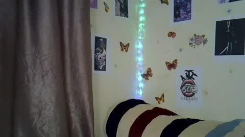 Snapshot of black_rosey chatting on 12-18-25, 06:03 veraa online show from 12-18-25, 06:03