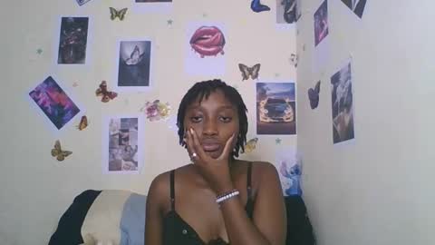 Snapshot of black_rosey chatting on 01-16-26, 01:59 veraa online show from 01-16-26, 01:59