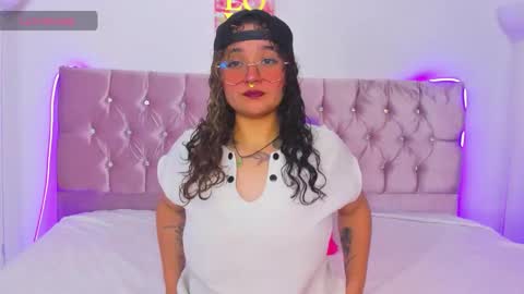 Tara online show from 02-18-26, 01:56