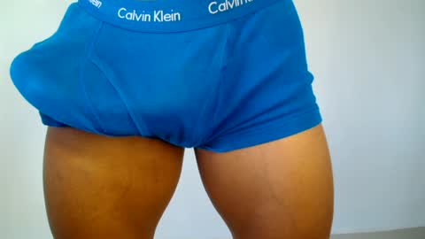 Snapshot of blackandlong88 chatting on 12-18-24, 08:36 hrcules online show from 12-18-24, 08:36