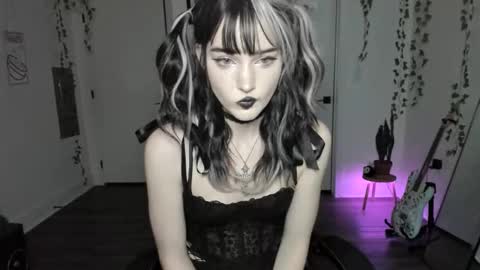 Ella online show from 01-14-26, 01:11