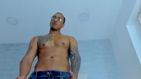 Snapshot of blackboy2874 chatting on 09-12-25, 12:55 DWAYNE BELL online show from 09-12-25, 12:55