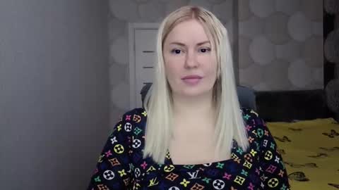 Snapshot of blackeyes11 chatting on 12-18-25, 04:07 blackeyes11 online show from 12-18-25, 04:07