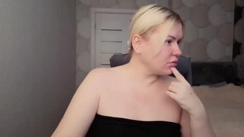 Snapshot of blackeyes11 chatting on 01-18-26, 06:39 blackeyes11 online show from 01-18-26, 06:39