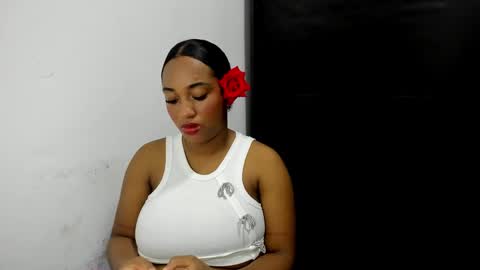 Shophie White online show from 10-30-25, 01:29