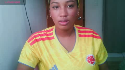 Snapshot of blackitybae chatting on 06-27-26, 12:44 Shophie White online show from 06-27-26, 12:44