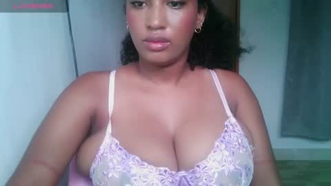 Snapshot of blackitybae chatting on 07-06-26, 01:08 Shophie White online show from 07-06-26, 01:08