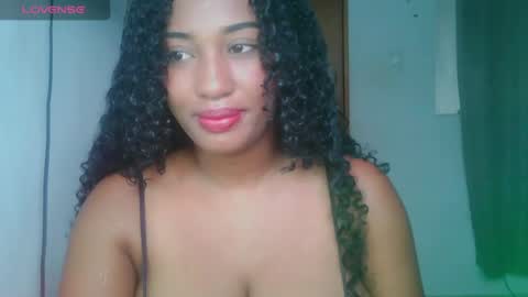 Snapshot of blackitybae chatting on 07-19-26, 01:04 Shophie White online show from 07-19-26, 01:04