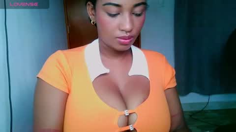 Snapshot of blackitybae chatting on 07-21-26, 12:40 Shophie White online show from 07-21-26, 12:40