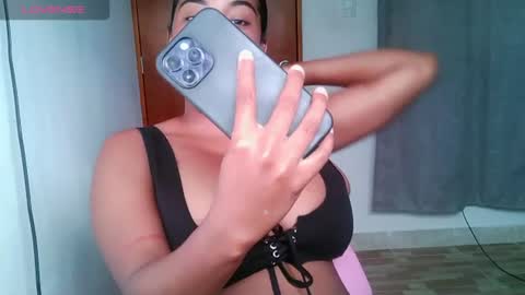 Snapshot of blackitybae chatting on 07-24-26, 01:20 Shophie White online show from 07-24-26, 01:20