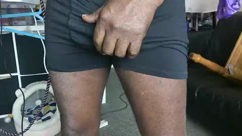 Snapshot of blackmanluv chatting on 02-21-25, 03:10 Me and her online show from 02-21-25, 03:10